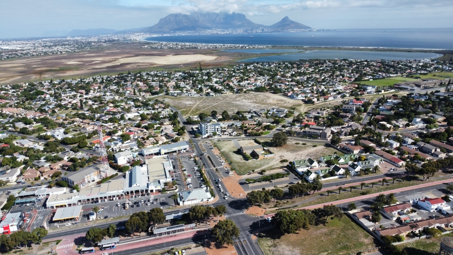 4 Bedroom Property for Sale in Table View Western Cape